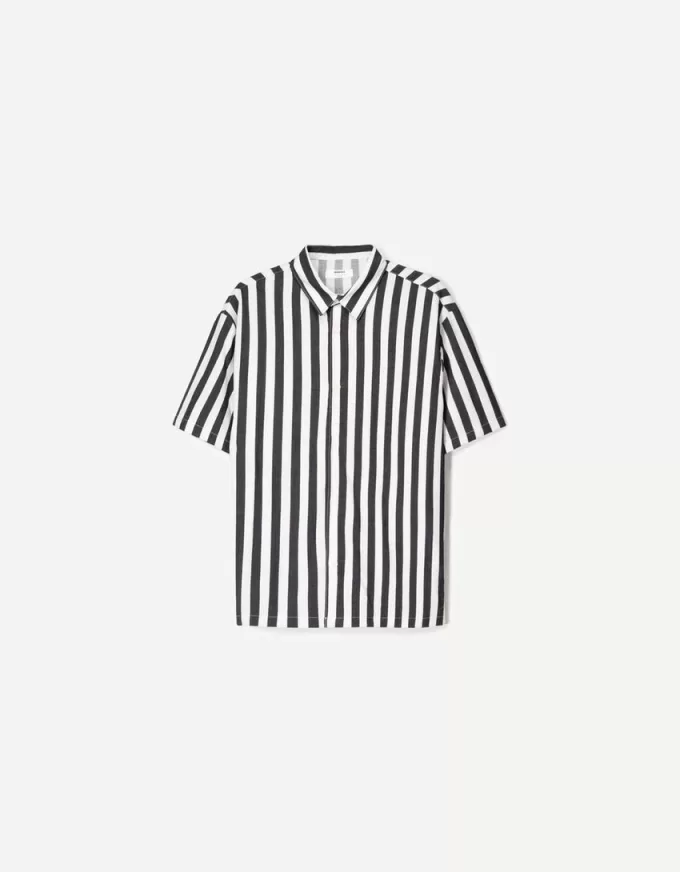 Short sleeve relaxed fit shirt Short sleeve relaxed fit shirt