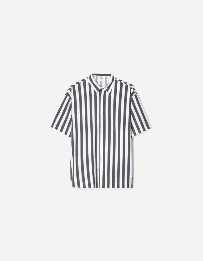 Short sleeve relaxed fit shirt Short sleeve relaxed fit shirt