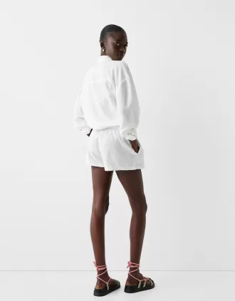 Shorts with elastic waistband detail