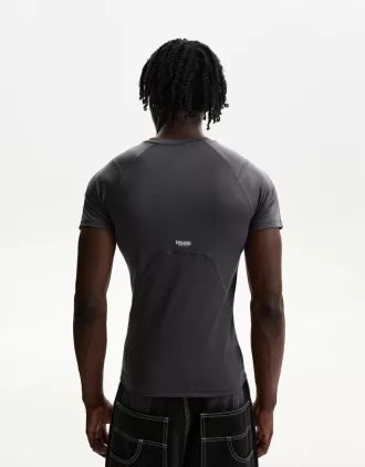 Slim-fit short sleeve T-shirt with seams