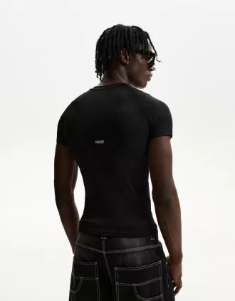 Slim-fit short sleeve T-shirt with seams