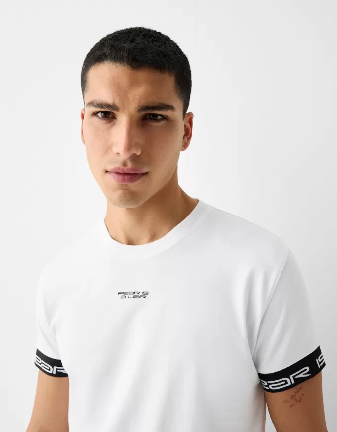 Slim-fit short sleeve T-shirt with stripe detail Slim-fit short sleeve T-shirt with stripe detail