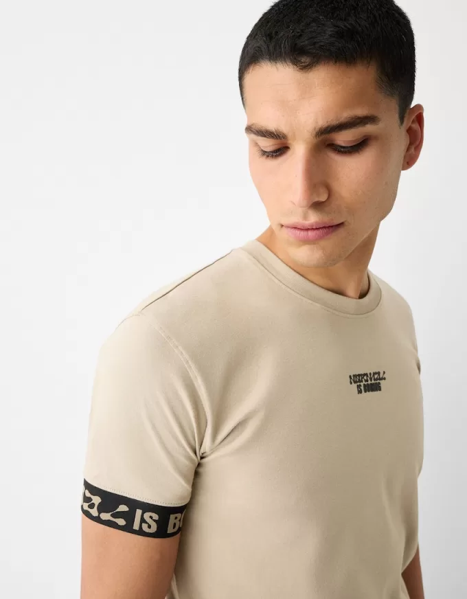 Slim-fit short sleeve T-shirt with stripe detail Slim-fit short sleeve T-shirt with stripe detail