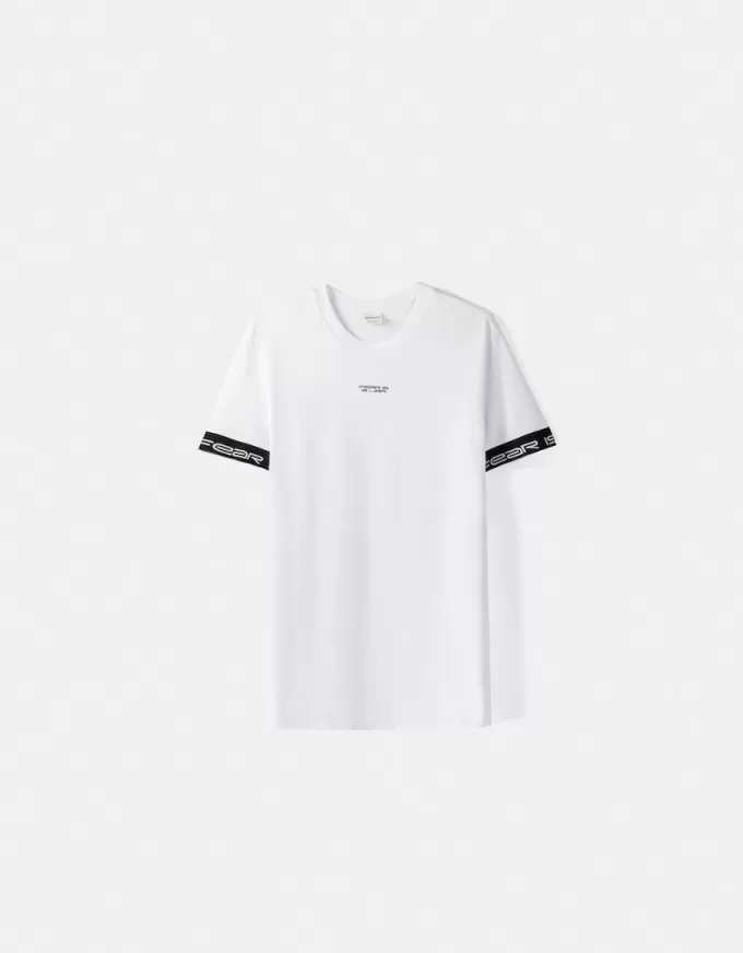 Slim-fit short sleeve T-shirt with stripe detail Slim-fit short sleeve T-shirt with stripe detail
