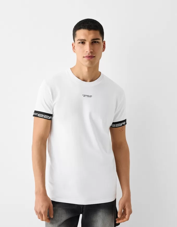 Slim-fit short sleeve T-shirt with stripe detail Slim-fit short sleeve T-shirt with stripe detail