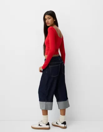 Square neckline long sleeve T-shirt