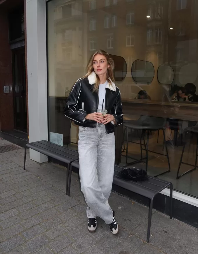 Straight fit wide-leg jeans Straight fit wide-leg jeans