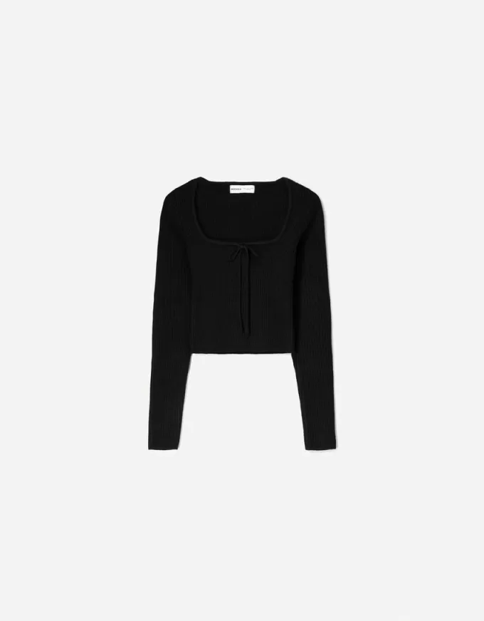 Sweater with a square neckline and bow Sweater with a square neckline and bow