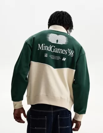 Sweatshirt with contrasting zipper