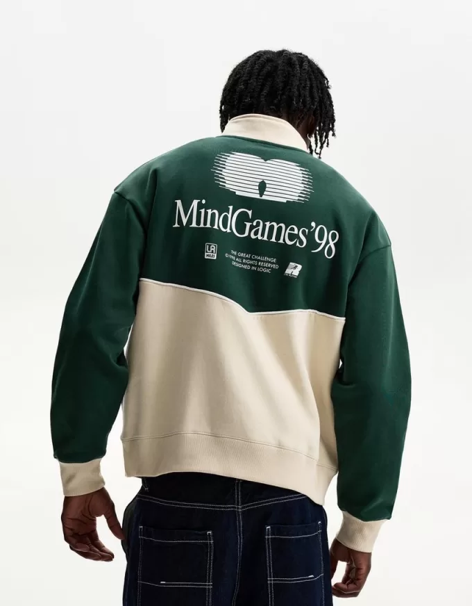 Sweatshirt with contrasting zipper