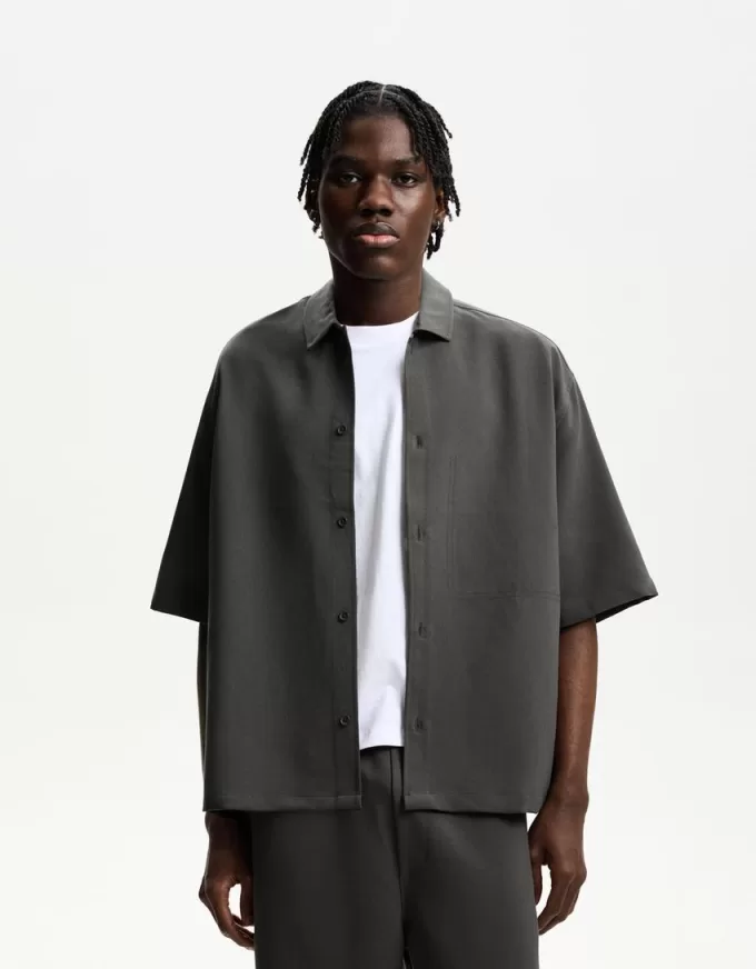 Tailored short sleeve boxy fit shirt Tailored short sleeve boxy fit shirt