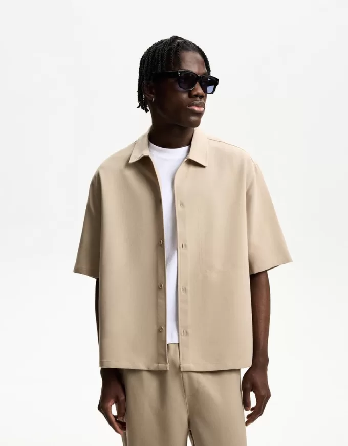 Tailored short sleeve boxy fit shirt Tailored short sleeve boxy fit shirt
