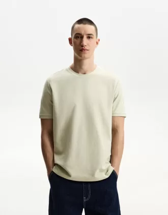Textured short sleeve T-shirt