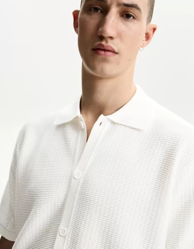 Textured short sleeve shirt Textured short sleeve shirt