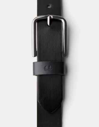 Thin faux leather belt