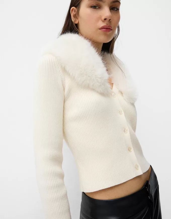 V-neck cardigan with faux fur V-neck cardigan with faux fur