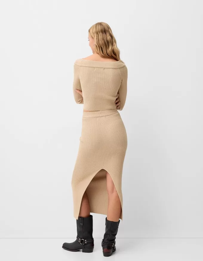 V-neck off-the-shoulder sweater V-neck off-the-shoulder sweater