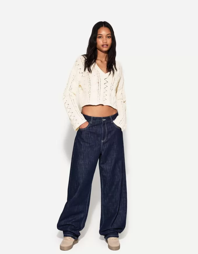 V-neck sweater V-neck sweater