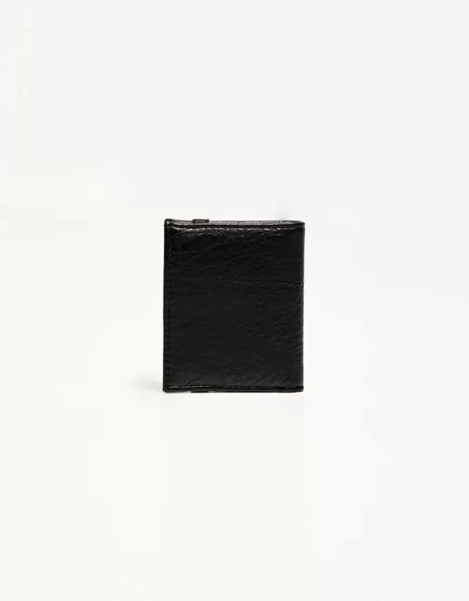 Wallet with elastic closure Wallet with elastic closure
