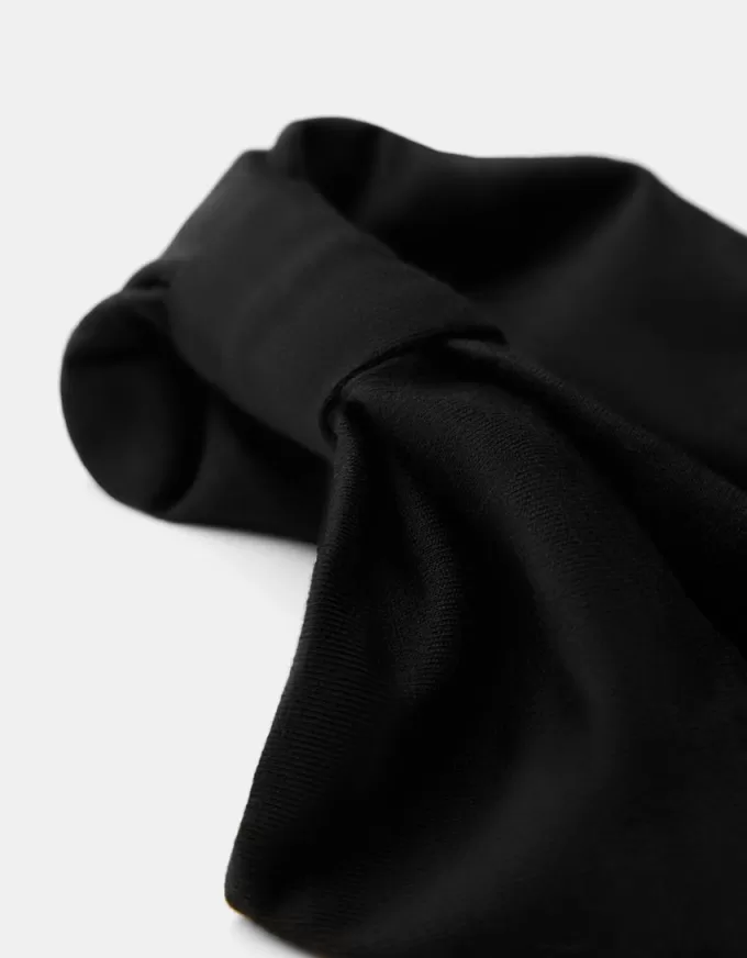 Wide headband Wide headband