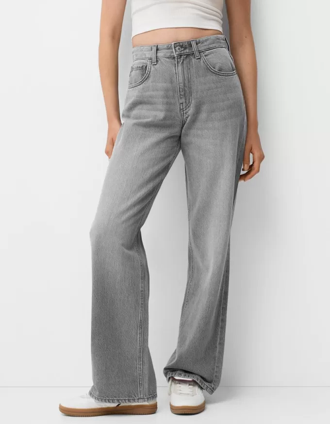 Wide-leg ’90s jeans Wide-leg ’90s jeans