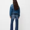 Wide-leg ’90s jeans Wide-leg ’90s jeans