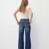 Wide-leg ’90s jeans Wide-leg ’90s jeans