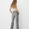 Wide-leg ’90s jeans Wide-leg ’90s jeans