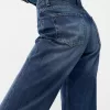Wide-leg ’90s jeans Wide-leg ’90s jeans