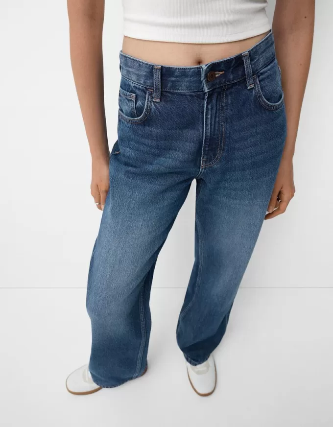 Wide-leg ’90s jeans Wide-leg ’90s jeans