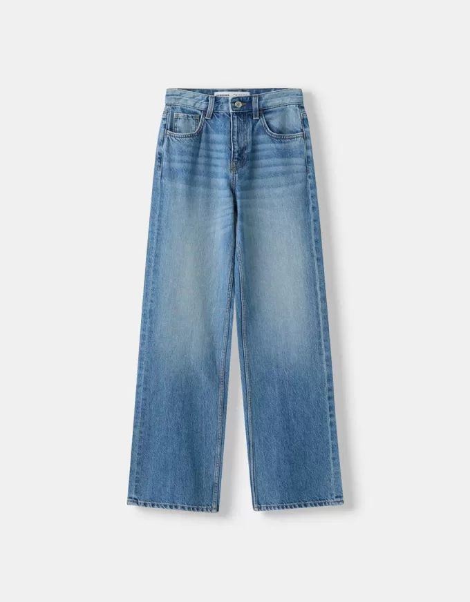 Wide-leg ’90s jeans Wide-leg ’90s jeans