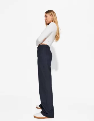 Wide-leg pants